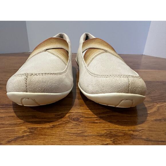 Ros Hommerson Women's Clever Faux Suede Slip On Shoes Ivory/Brown Size 8 NWT - Picture 4 of 10